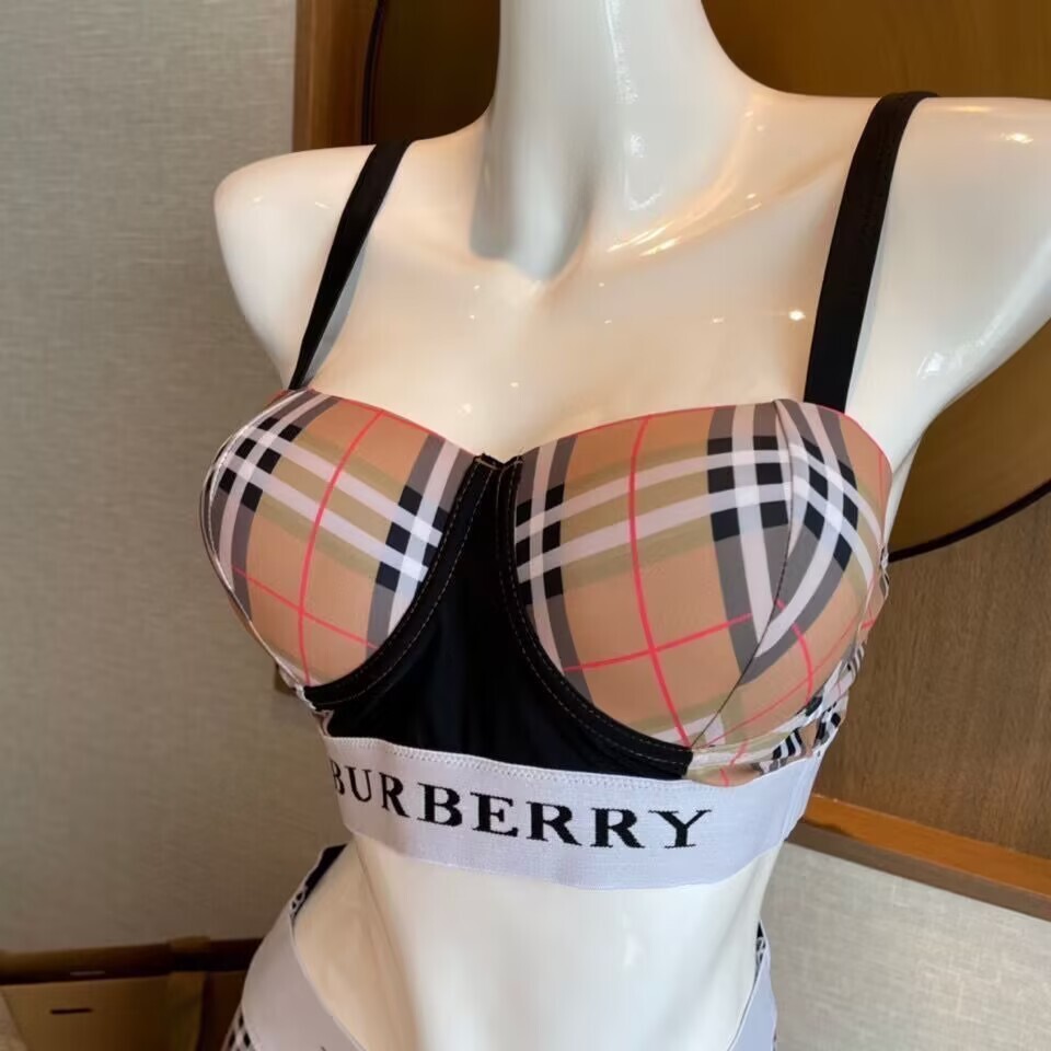 ביגוד ים Burberry Burberry