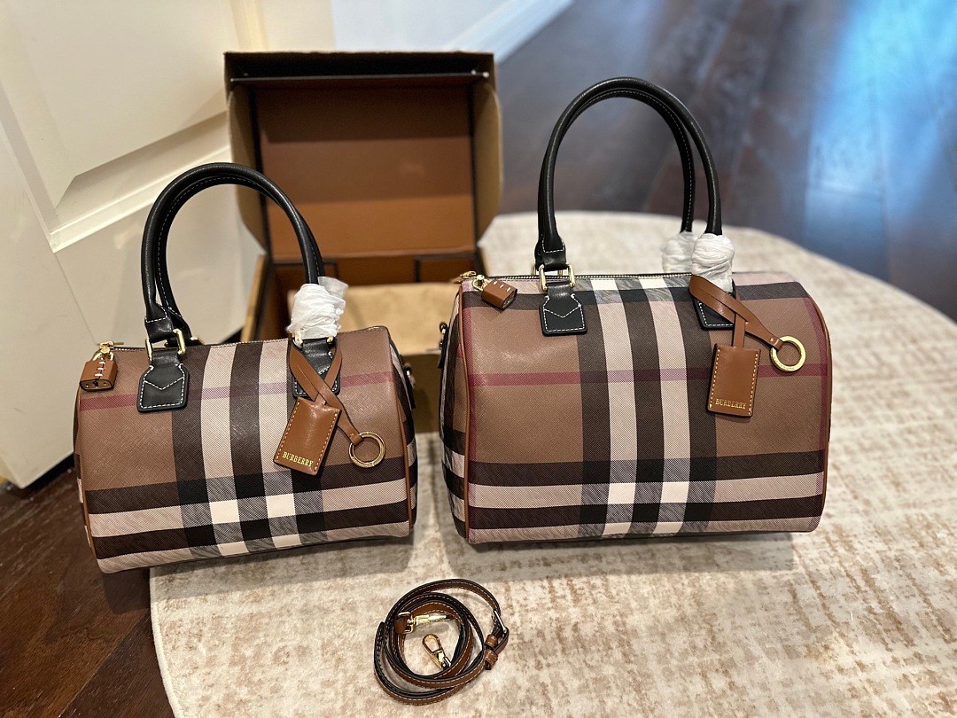 תיק Burberry Burberry