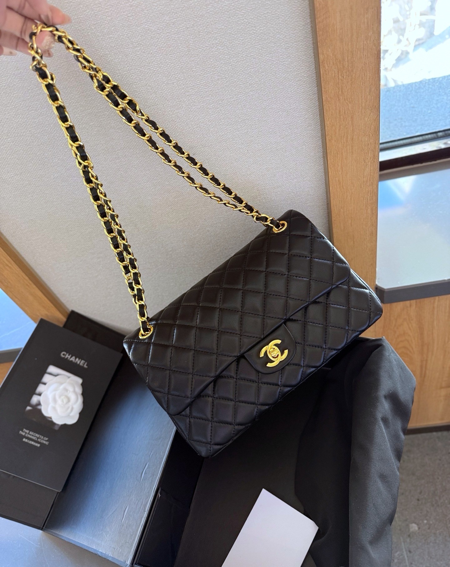 תיק כתף Chanel Chanel