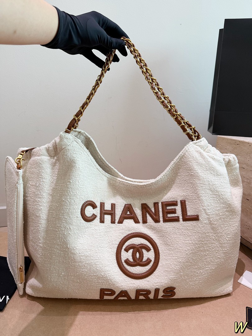 תיק Chanel Chanel