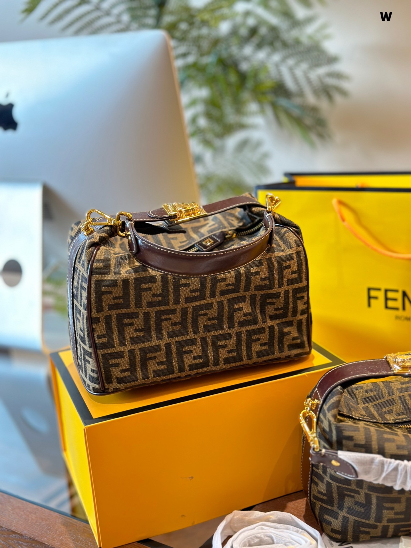 תיק יד Fendi Fendi
