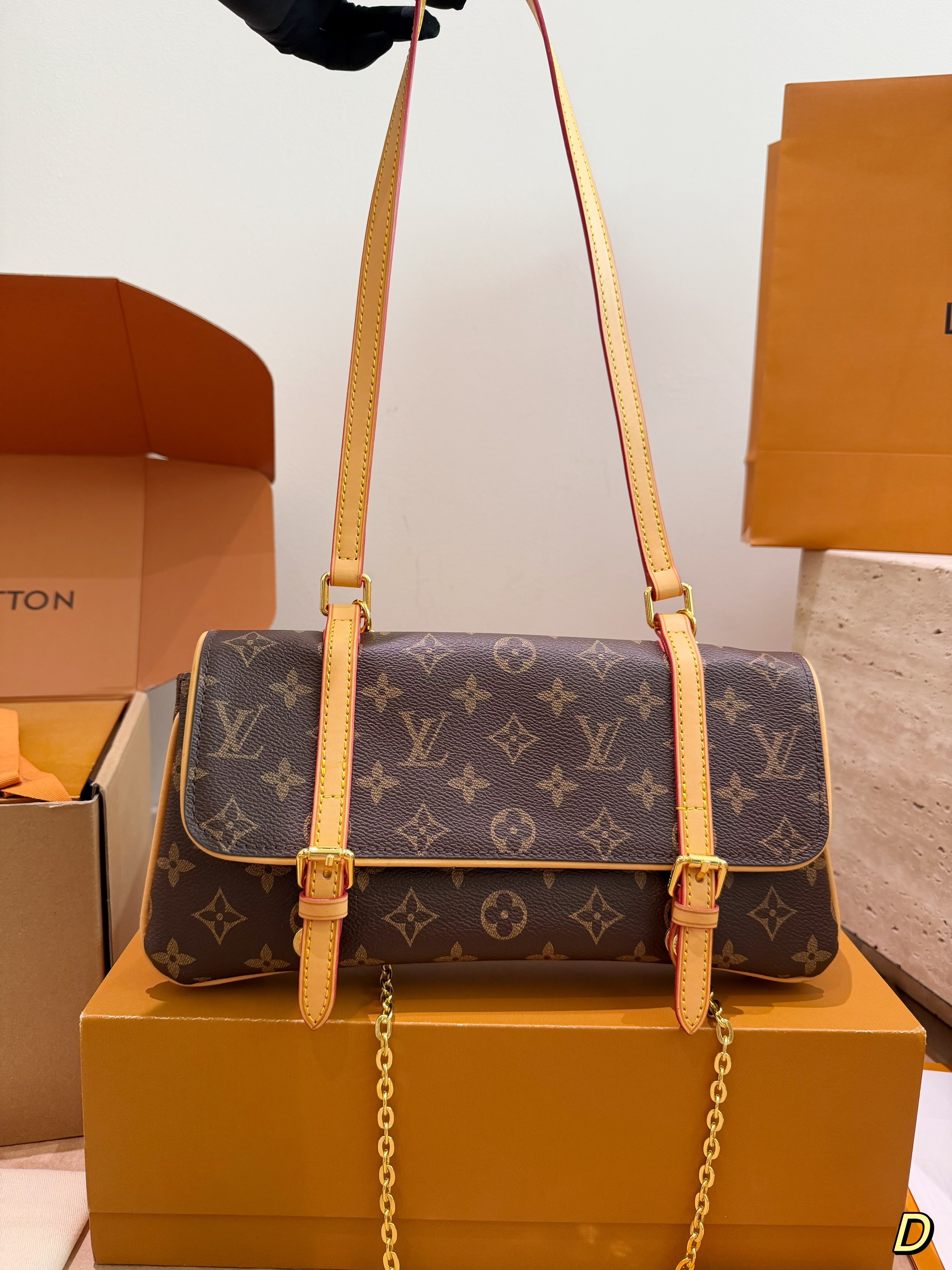 תיק כתף Louis Vuitton Louis Vuitton