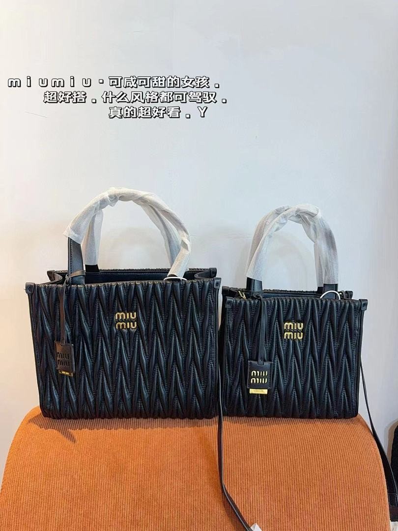 תיק Miu Miu Miu Miu