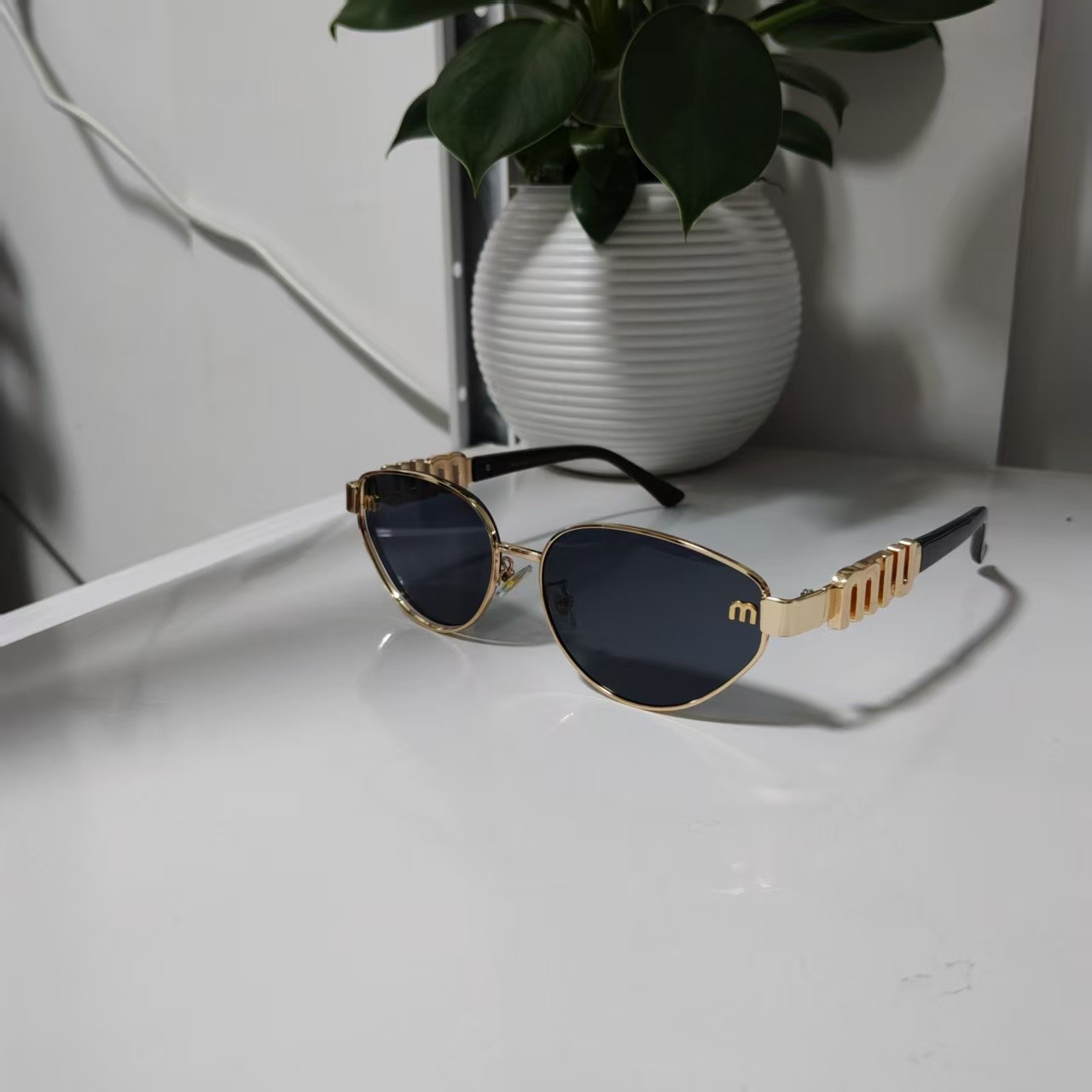 משקפי שמש Miu Miu Miu Miu