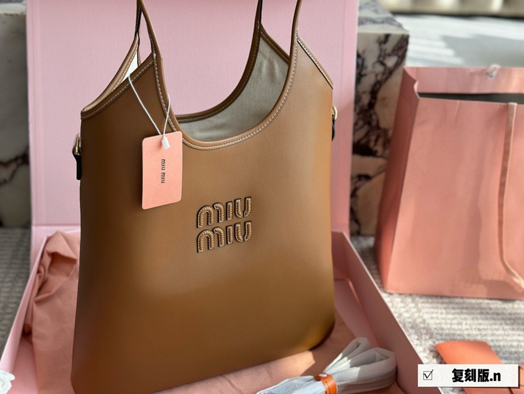 תיק Miu Miu Miu Miu