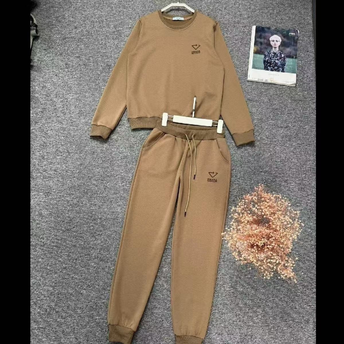 חליפת טרנינג Prada Prada