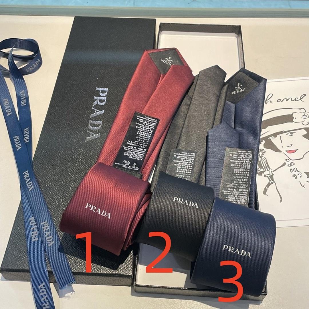 בגד Prada Prada