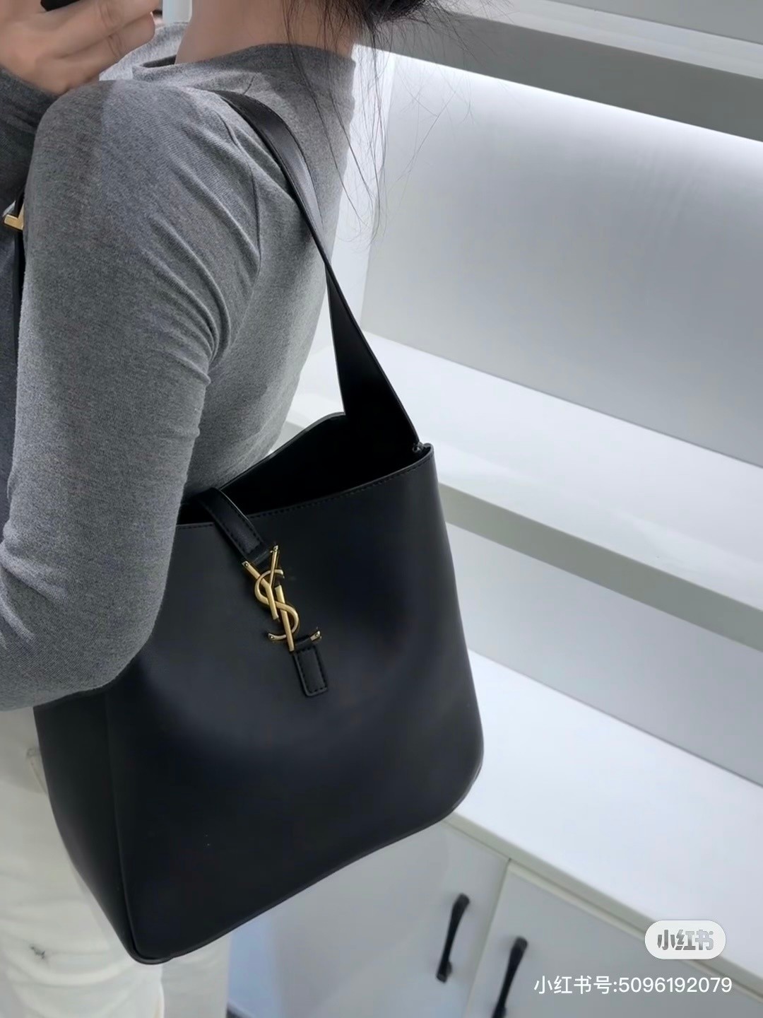 תיק צד Saint Laurent Saint Laurent