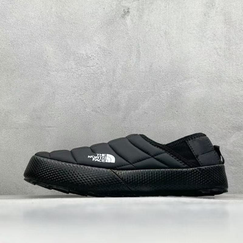 נעלי בית מבודדות The North Face The North Face