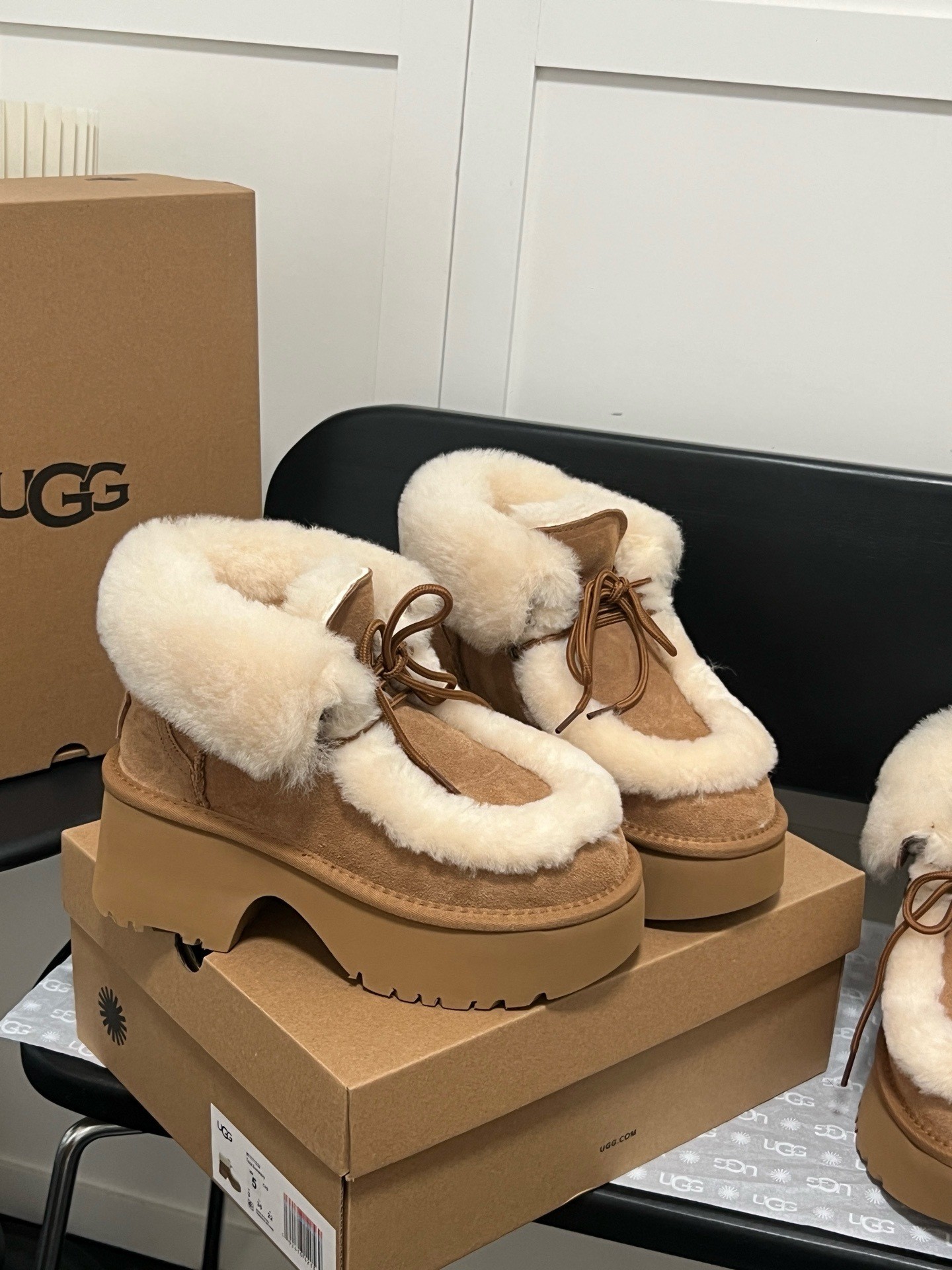 מגפוני פלטפורמה UGG UGG