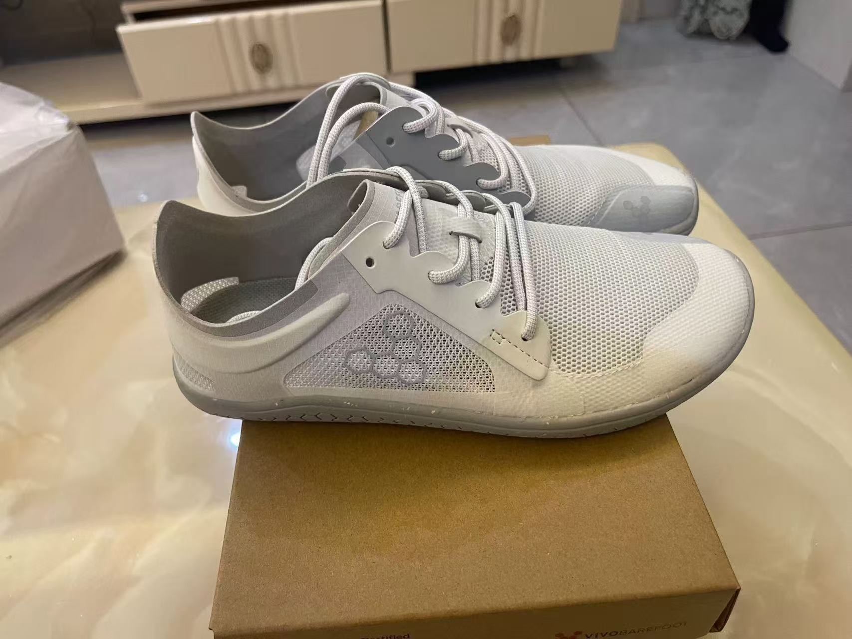 נעלי ספורט Vivobarefoot Vivobarefoot