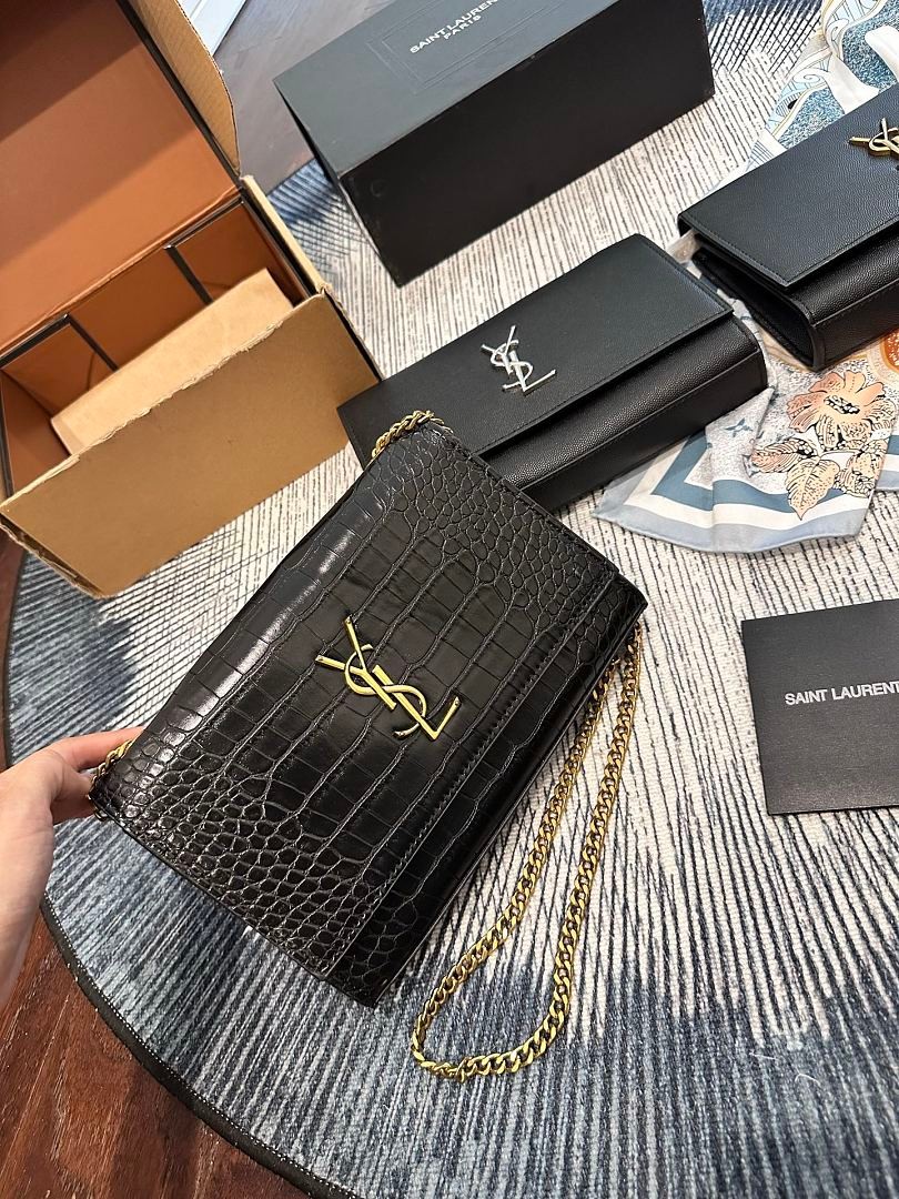 תיק Yves Saint Laurent Yves Saint Laurent